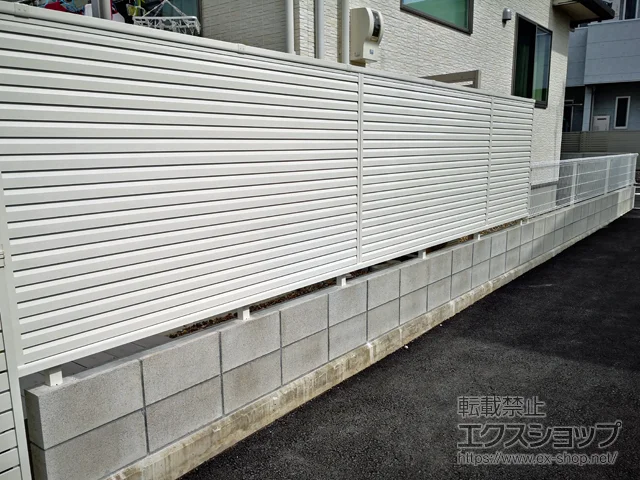 徳島県徳島市のYKKAPのフェンス・柵 イーネットフェンス2F型　自由柱施工 施工例