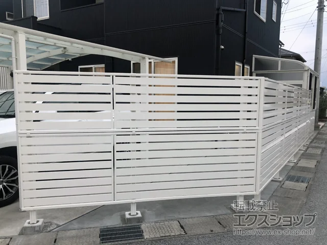 滋賀県京都市のLIXIL リクシル(TOEX)のフェンス・柵 シンプレオフェンスSY1型 横半目隠し 2段支柱 自立建て用(パネル2段) 施工例