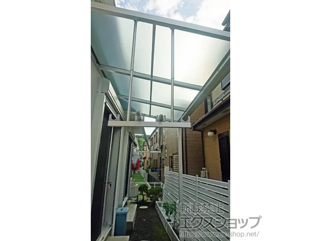 神奈川県薩摩川内市ののウッドデッキ、テラス屋根 ソラリア F型 テラスタイプ 単体 積雪〜20cm対応 施工例