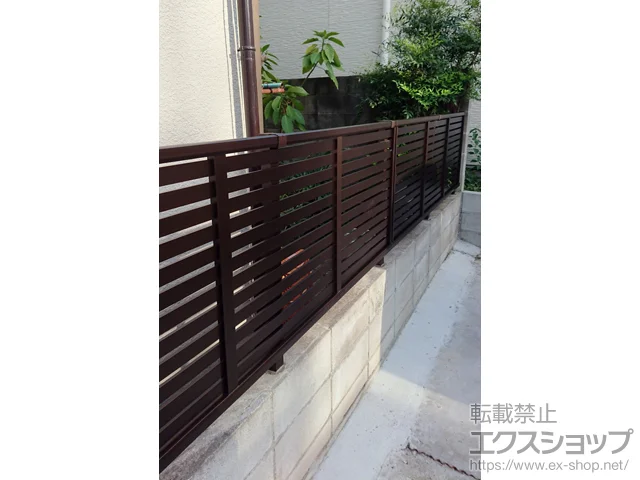 和歌山県和歌山市のYKKAPのフェンス・柵 シンプレオフェンス3型 横太格子 自由柱施工 施工例