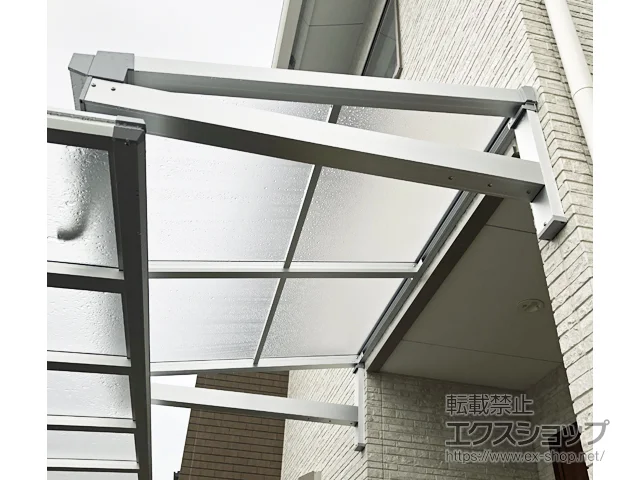 大分県江南市の三協アルミのテラス屋根 ソラリア F型 ルーフタイプ 単体積雪〜20cm対応 施工例