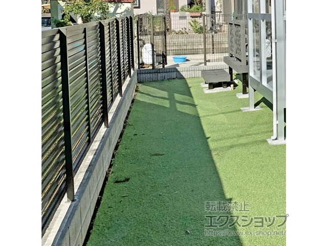 千葉県柏市のLIXIL(リクシル)のフェンス・柵 プレスタフェンス 8型 横ルーバー  フリーポールタイプ 施工例