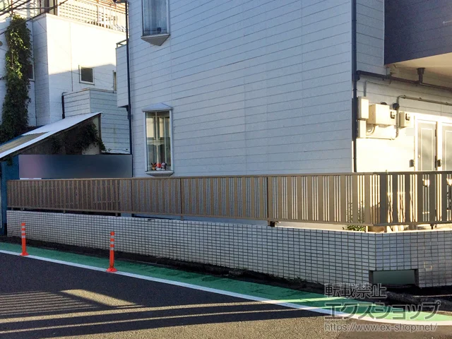 東京都横須賀市のLIXIL(リクシル)のフェンス・柵 ハイミレーヌR5型フェンス　フリーポーリタイプ 施工例