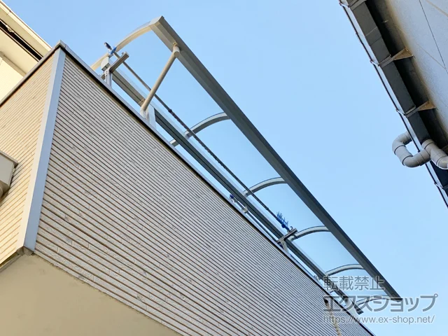 東京都仙台市ののウッドデッキ、バルコニー・ベランダ屋根 ソラリア R型 屋根タイプ 単体 積雪〜20cm対応 施工例
