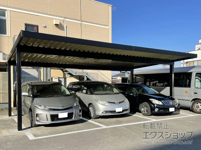 群馬県横浜市のYKKAPのカーポート テリオスポートIII 1500 3台用 4本柱 積雪〜50cm対応 施工例