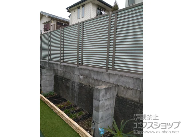 神奈川県多賀城市のYKKAPのフェンス・柵 フェンスAB YT2型 採光ルーバー フリーポールタイプ 施工例