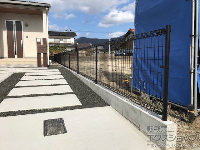 島根県出雲市ののフェンス・柵 メッシュフェンスM0 間仕切り柱施工 施工例