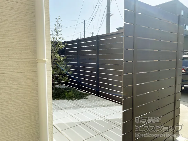 石川県野々市市のFandFのフェンス・柵 マイティウッド Sライン 15段貼 隙間10mm 施工例