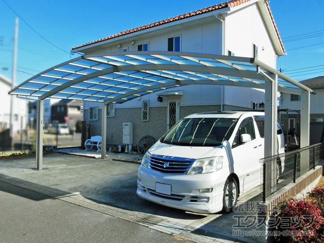 栃木県鹿児島市のYKKAPのカーポート レイナトリプルポートグラン　積雪〜20cm対応 施工例