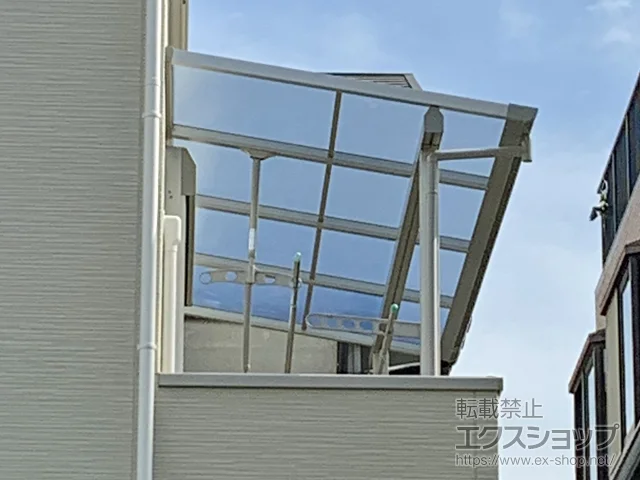 兵庫県大阪市のYKKAPのバルコニー・ベランダ屋根 ソラリア F型 屋根タイプ 単体 積雪〜20cm対応 施工例