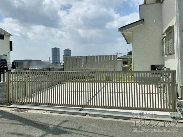 大阪府さいたま市ののフェンス・柵、カーゲート ワイドオーバードアS4型 電動式 施工例
