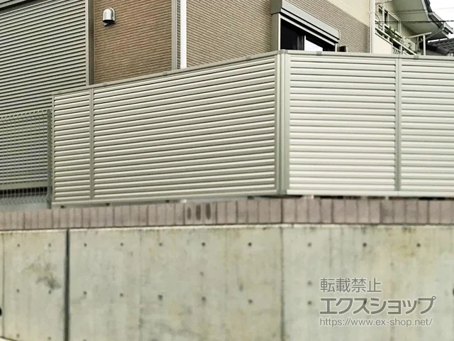 東京都茅ヶ崎市のValue Selectのフェンス・柵 シンプレオフェンス13型 ルーバー　自由柱施工 施工例
