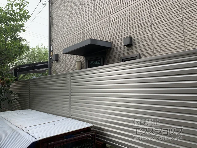 岡山県三木市のYKKAPのフェンス・柵 ミエーネフェンス 目隠しルーバータイプ 自由柱施工 施工例