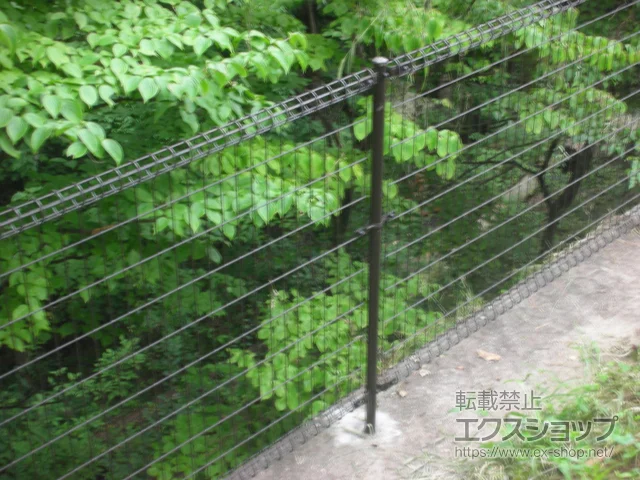 群馬県伊那市の積水樹脂(セキスイ)のフェンス・柵 メッシュフェンス M0 間仕切柱 施工例