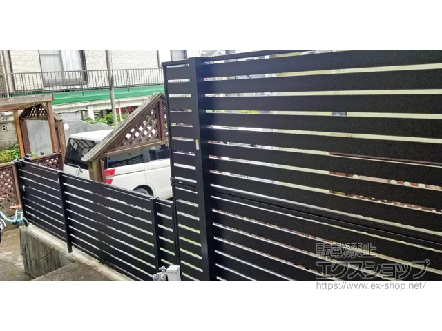 神奈川県横須賀市のValue Selectのフェンス・柵 モクアルフェンス 横板タイプ 2段支柱 自立建て用 施工例