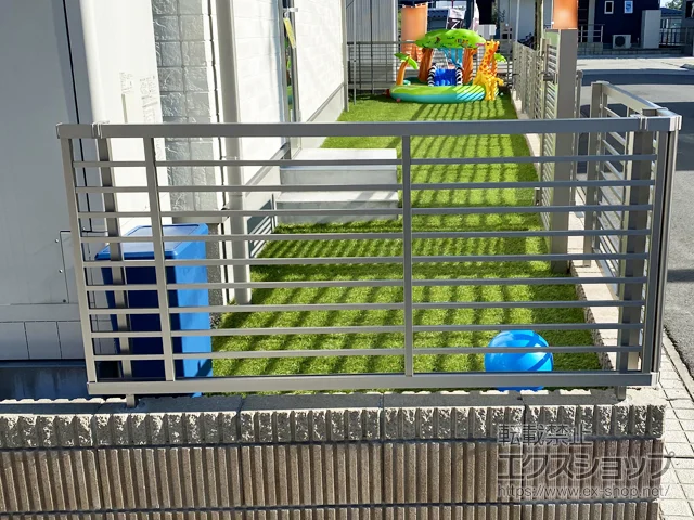 千葉県福岡市の積水樹脂(セキスイ)のフェンス・柵 フェンスAB YR2型 横格子2 フリーポールタイプ 施工例