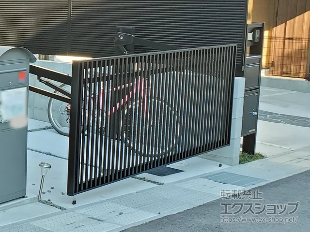 大阪府箕面市のLIXIL リクシル(TOEX)のカーゲート、フェンス・柵 オーバードアS2型 手動式 施工例