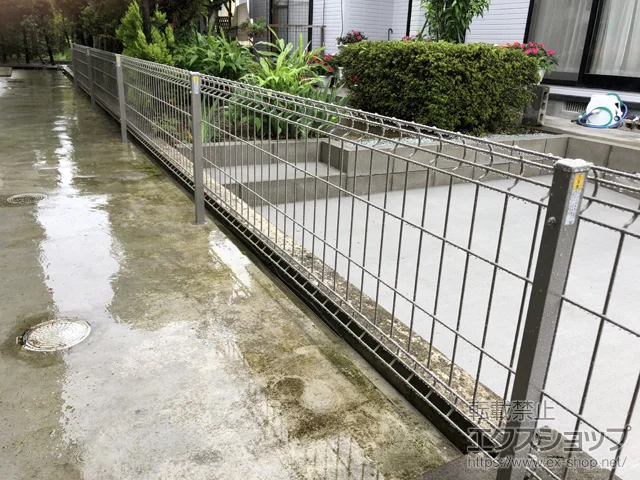 宮城県長野市のYKKAPのフェンス・柵 イーネットフェンス 3F型 自由柱施工 施工例