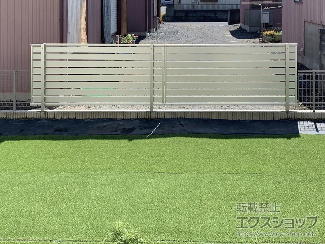 埼玉県熊谷市のYKKAPのフェンス・柵 シンプレオフェンスSY1型 横スリット 自由柱施工 施工例