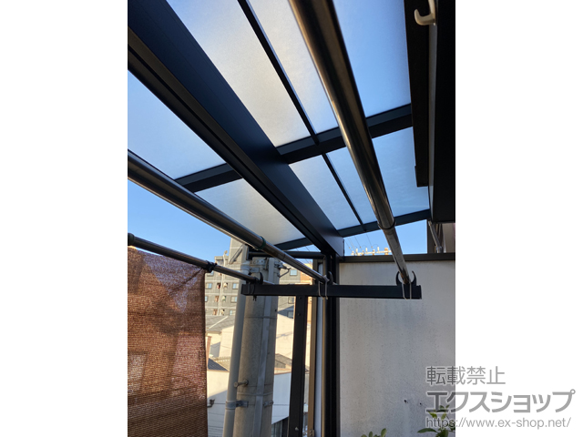 大阪府大阪市ののバルコニー・ベランダ屋根 スピーネ F型 屋根タイプ 単体 積雪〜20cm対応 施工例