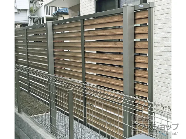 千葉県千葉市のValue Selectのフェンス・柵 モクハイフェンス　アルミ多段柱仕様*上段のみ 施工例