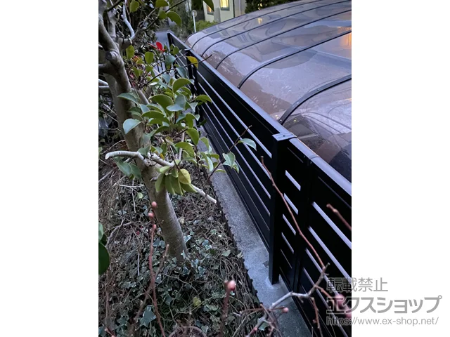 神奈川県調布市のYKKAPのフェンス・柵 シンプレオフェンスSY1型 横スリット 自由柱施工 施工例
