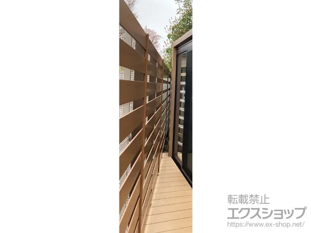東京都船橋市のFandFのフェンス・柵 マイティウッド ベーシック 横貼り10段H2100（下すき間360ｍｍ） 隙間60mm 施工例