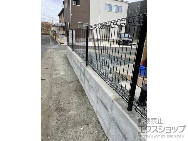 福岡県仙台市のYKKAPのフェンス・柵 イーネットフェンス 3F型 自由柱施工 施工例