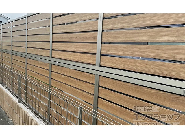 茨城県取手市のValue Selectのフェンス・柵 モクハイフェンス　アルミ多段柱仕様 施工例