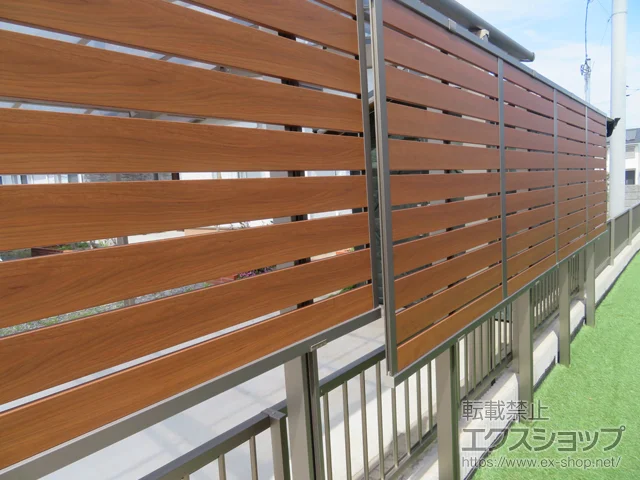 長崎県大村市の三協アルミのフェンス・柵 シャトレナ M1型　2段フリー支柱(パネル1段) 施工例