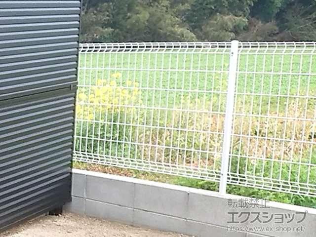 福岡県八尾市の積水樹脂(セキスイ)のフェンス・柵 イーネットフェンス 3F型 自由柱施工 施工例