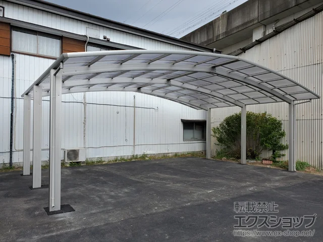 栃木県鹿児島市のValue Selectのカーポート レイナトリプルポートグラン　積雪〜20cm対応 施工例