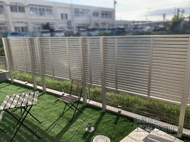 愛知県安城市のYKKAPのフェンス・柵 シンプレオフェンス3型 横太格子 上段のみ設置 自立建て用 施工例