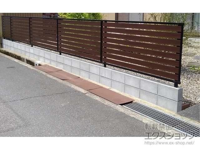 石川県練馬区のValue Selectのフェンス・柵 モクアルフェンス 横板タイプ　自由柱施工 施工例