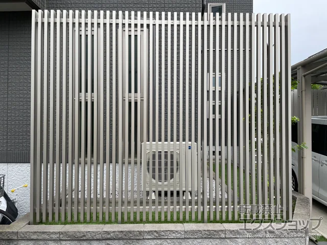 埼玉県吉川市のYKKAPのフェンス・柵 リレーリア フェンス2N型 間仕切施工 施工例