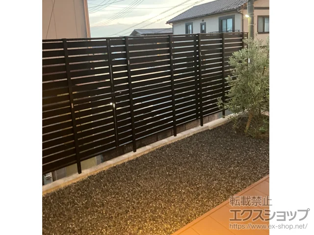 愛知県横浜市のValue Selectのフェンス・柵 モクアルフェンス 横板タイプ 2段支柱 ブロック建て用（パネル2段） 施工例