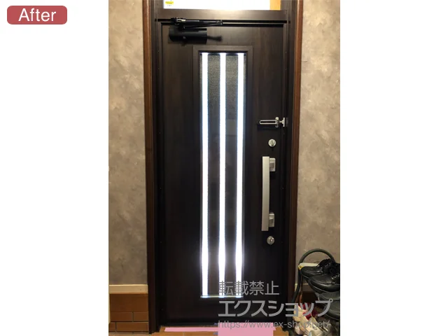 京都府亀山市のLIXIL リクシル（トステム）の玄関ドア リシェント玄関ドア3 断熱K4仕様 片開き仕様(ランマ付)R M27型 ※手動仕様 施工例