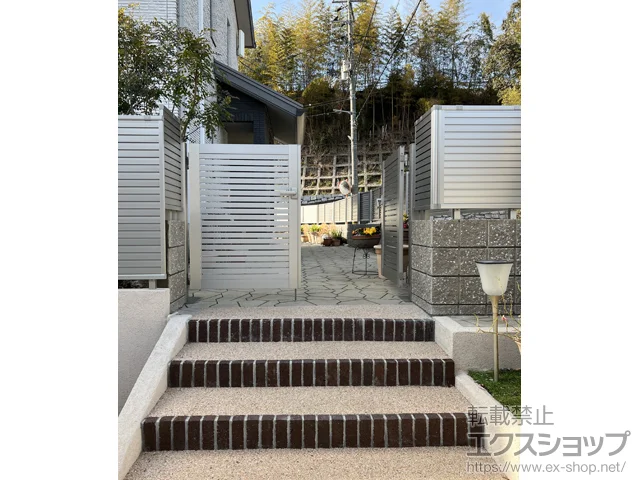 岡山県富岡市のYKKAPのフェンス・柵 シンプレオフェンス5F型 横目隠し 施工例