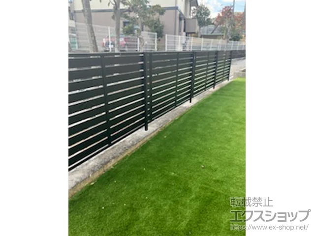 愛知県北諸県郡三股町のYKKAPのフェンス・柵・塀 ルシアスフェンスF04型 横板 木調カラー 自由柱施工 施工例