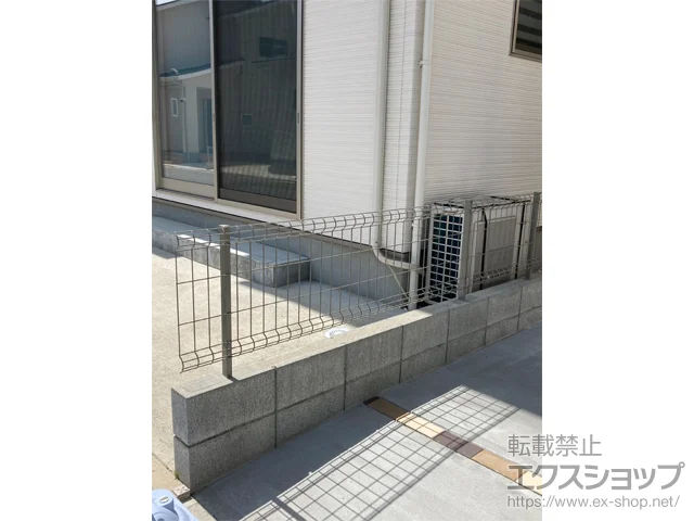 広島県仙台市のYKKAPのフェンス・柵 イーネットフェンス 3F型　自由柱施工 施工例