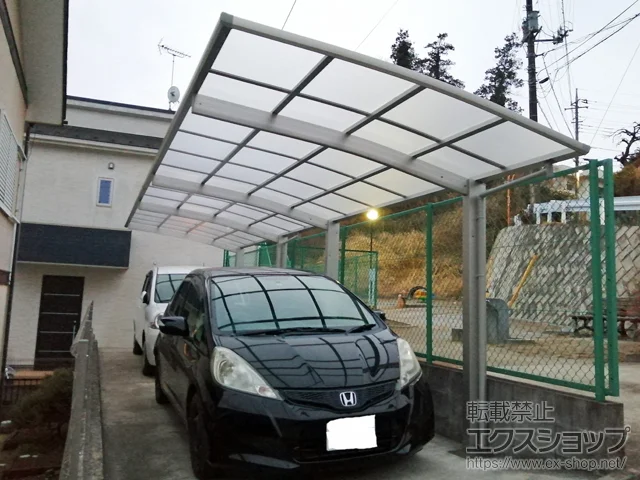 千葉県佐倉市のYKKAPのカーポート アリュース 縦連棟　積雪〜20cm対応 施工例