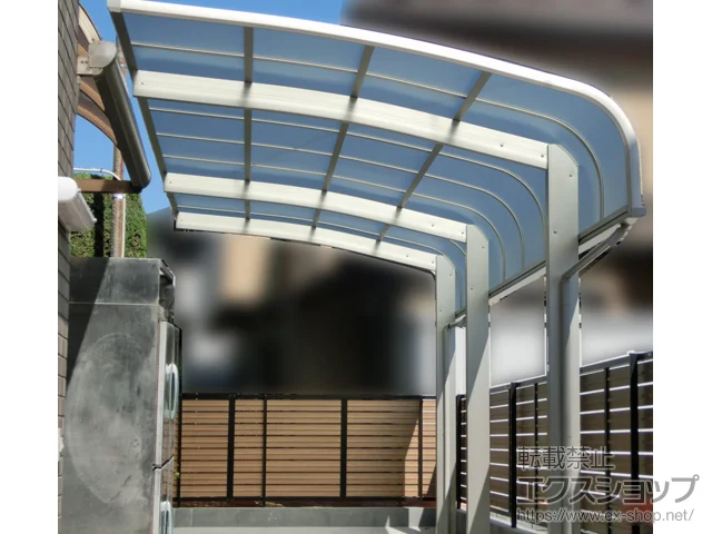 埼玉県町田市のYKKAPのカーポート アリュース キャップ 600タイプ 奥行延長セット 1.5台用 積雪〜20cm対応 施工例