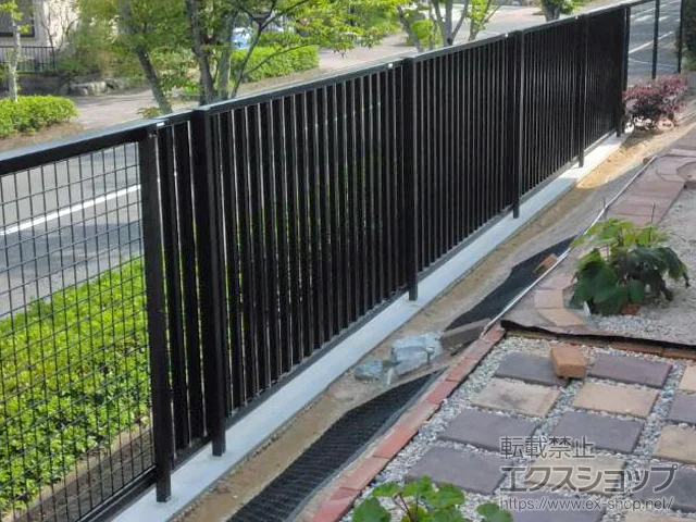福岡県太宰府市の三協アルミのカーポート、フェンス・柵 レジリアTK3型 フリー支柱タイプ 施工例