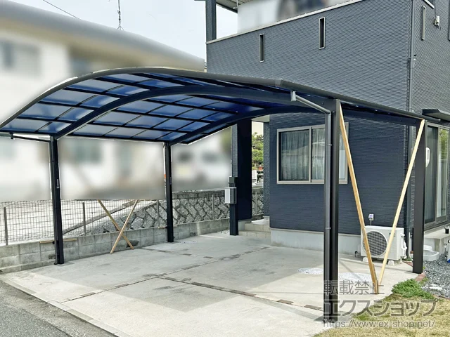 広島県久留米市のYKKAPのカーポート アリュース ツイン 積雪〜20cm対応 施工例