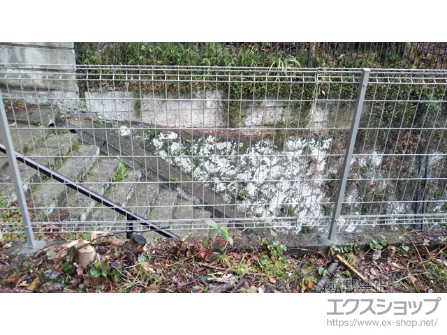 神奈川県呉市のYKKAPのフェンス・柵・塀 イーネットフェンス 3F型 自由柱施工 施工例