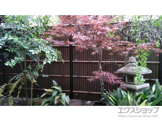 神奈川県多治見市のLIXIL(リクシル)のフェンス・柵・塀 竹演ユニット 建仁寺垣 楽垣 響 燻竹 片面 施工例